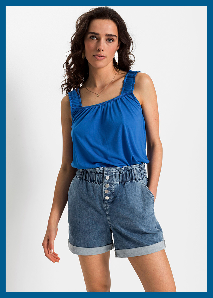 Top z ramiączkami przeszytymi cienkimi gumkami