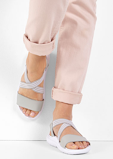 Sandały z elementami ze skóry