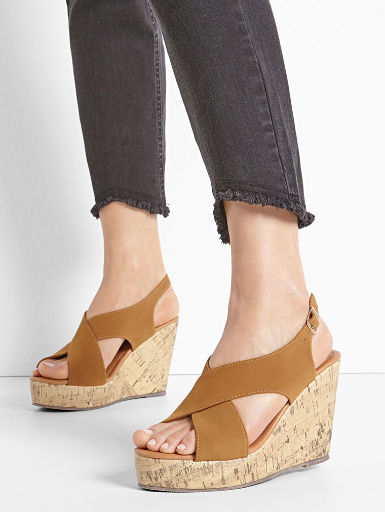 Sandały na koturnie 02